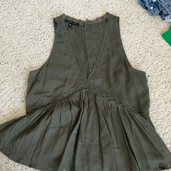 Kendall & Kylie green top perfect for summer - Picture 2 of 2